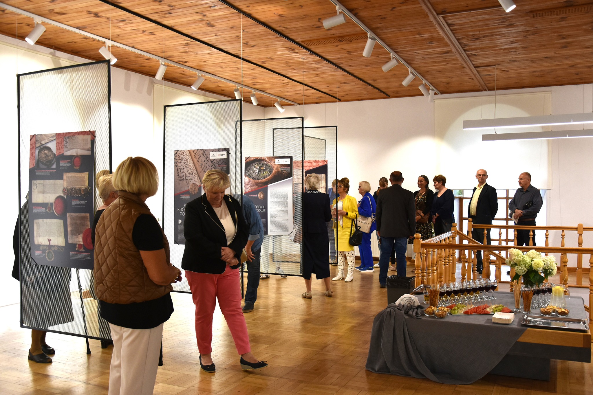 Bezsenne głowy, co dżwigają korony - otwarcie wystawy